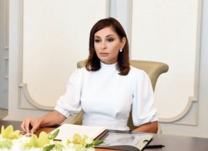 Mehriban Əliyeva Azərbaycan uşaqlarını təbrik etdi